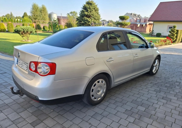 Volkswagen Jetta cena 14500 przebieg: 190000, rok produkcji 2008 z Zwoleń małe 29